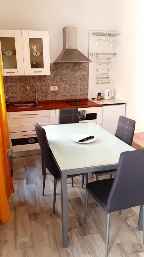 Domo In Terranoa, Old Town Apartment Olbia Ngoại thất bức ảnh